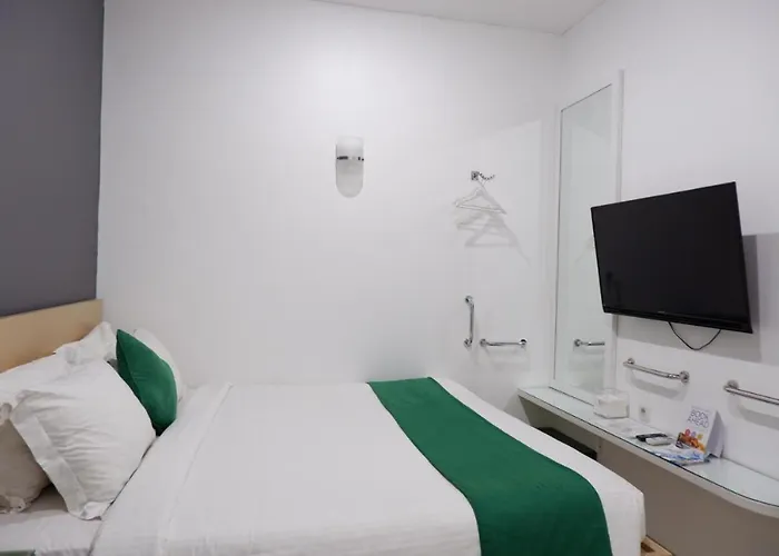 Hotel Ai - 15 Second To The And 1 Minute To Airport By Micky